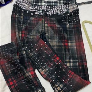 Workout pants- tartan like new